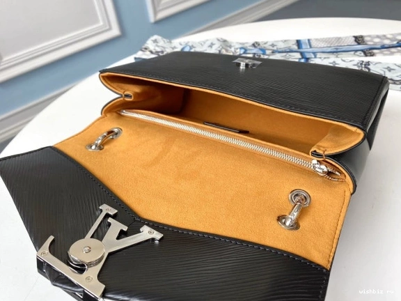WIS POCHETTE GRENELLE LOUIS VUITTON 0820